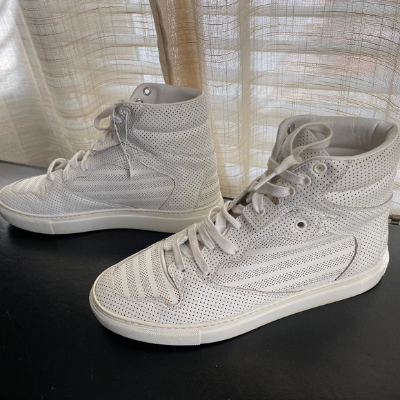 Balenciaga white leather hi top rubber shoes sneakers 40-7M9 perforated trainers